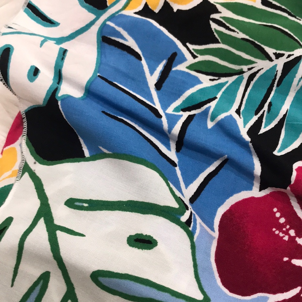 Off the shoulder Hawaiian top - Picture 3 of 4